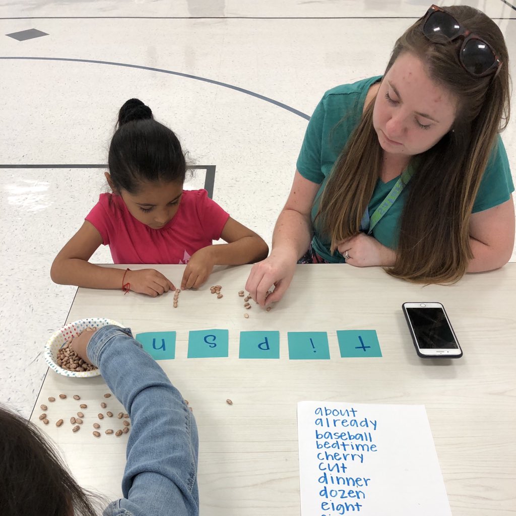 s_d_mclaughlin's tweet photo. Another day, another way. Today our KS friends practiced their new spelling words with pinto beans! @taylor_ancell @BrittanyCaspe17 @ISDKidsSafari @Mill_Creek_ISD #isdstrong https://t.co/dhA916wWLf