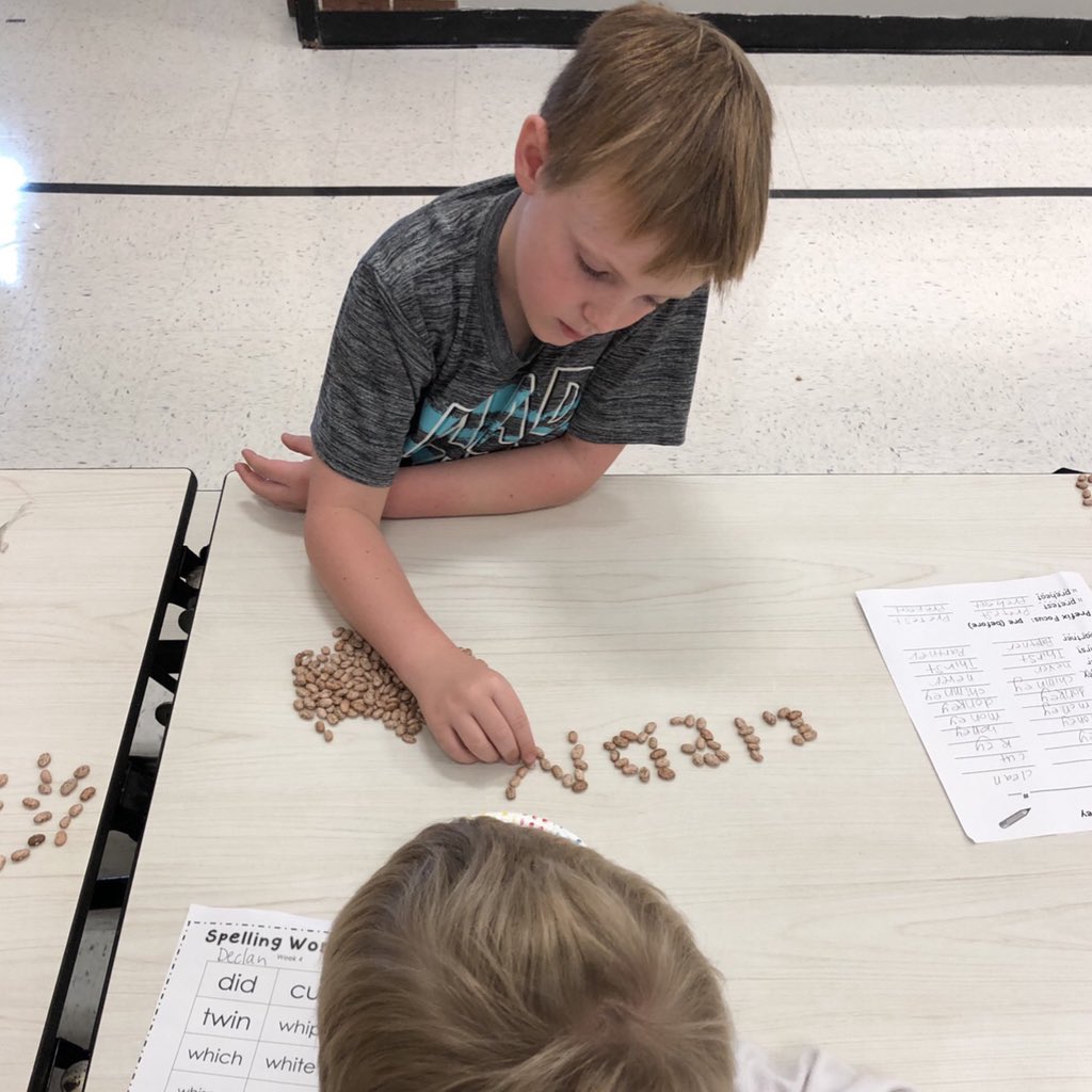 s_d_mclaughlin's tweet photo. Another day, another way. Today our KS friends practiced their new spelling words with pinto beans! @taylor_ancell @BrittanyCaspe17 @ISDKidsSafari @Mill_Creek_ISD #isdstrong https://t.co/dhA916wWLf
