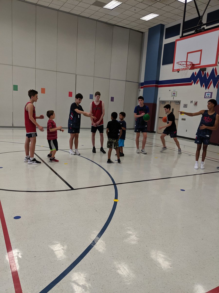 LBrockCounselor's tweet photo. #CharacterCourt started up again @FalconPassElem with @Clear_LakeHS boys' basketball team! Today we talked about responsibility on and off the court. https://t.co/piyX4pWo5u