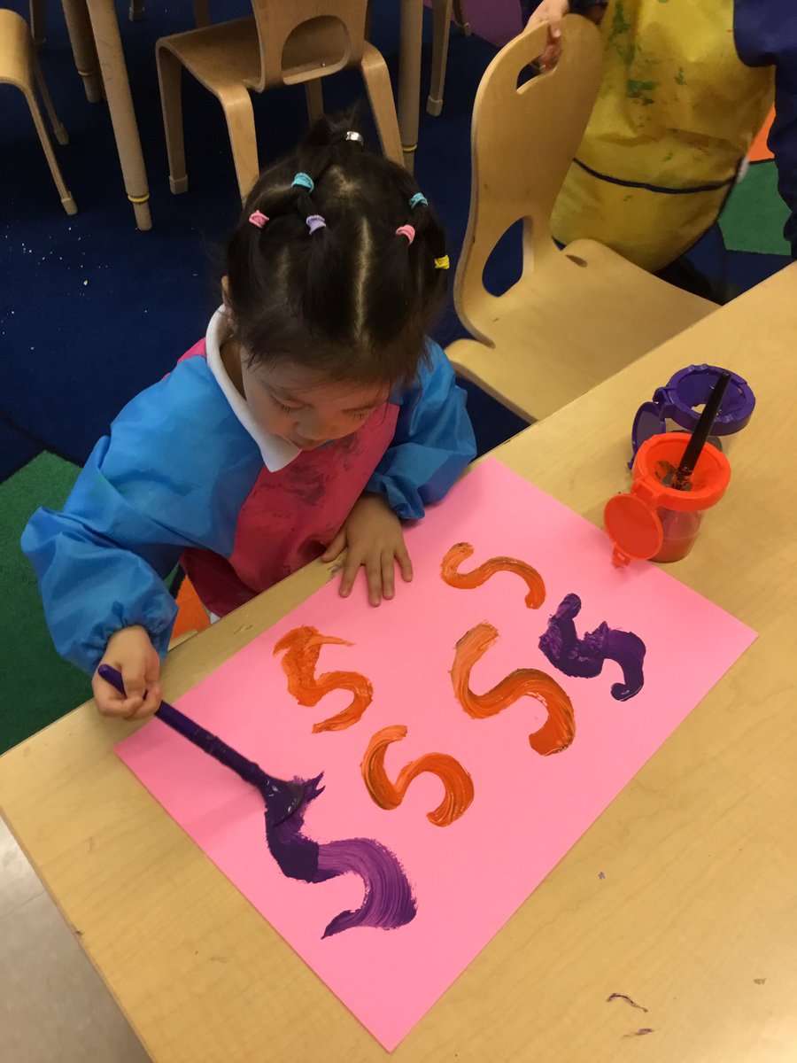 BISCLPReception's tweet photo. The Outgoing Owls had a great start to the week with super s phonics, a fantastic four tea party and some very ambitious construction that involved a lot of teamwork! Well done Outgoing Owls! 🦉#outgoingowls #bisclpreception #beambitious https://t.co/7mOv7xtz0x
