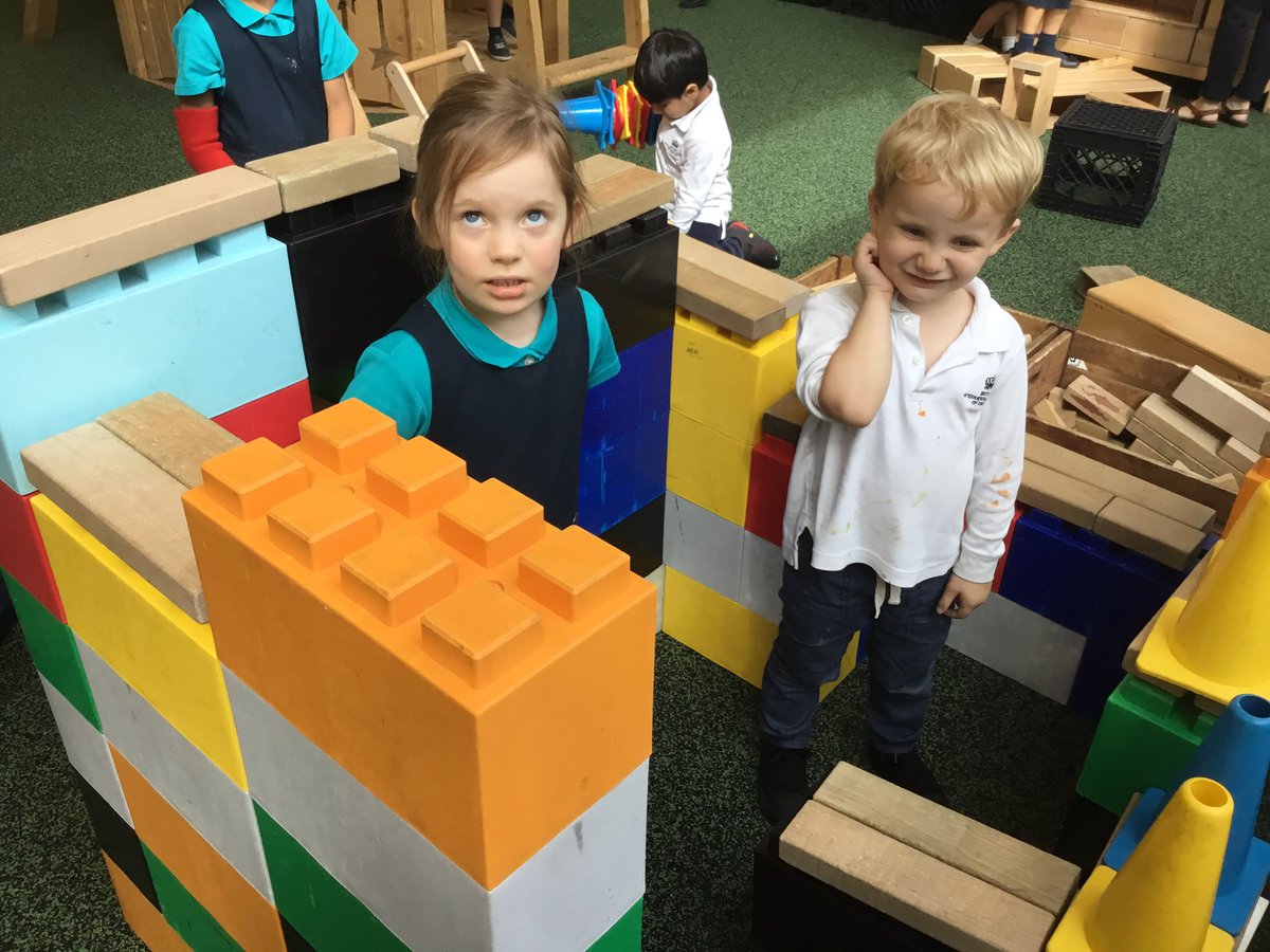 BISCLPReception's tweet photo. The Outgoing Owls had a great start to the week with super s phonics, a fantastic four tea party and some very ambitious construction that involved a lot of teamwork! Well done Outgoing Owls! 🦉#outgoingowls #bisclpreception #beambitious https://t.co/7mOv7xtz0x