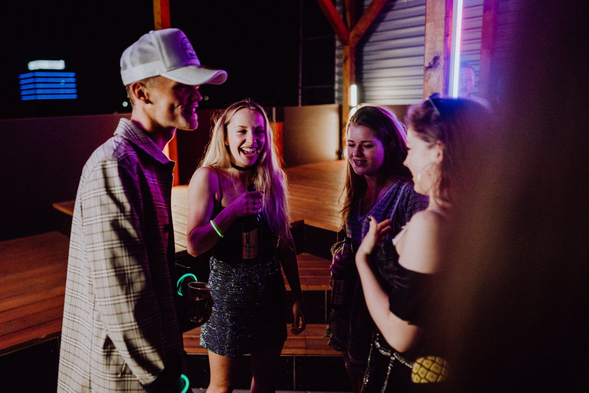 twtmeanything's tweet photo. Nur noch 2 Tage zuhause bevor es mit der Showzeit losgeht; dann heißt es Proben, auftreten und Singlerelease 💞 https://t.co/yohdBOlNql