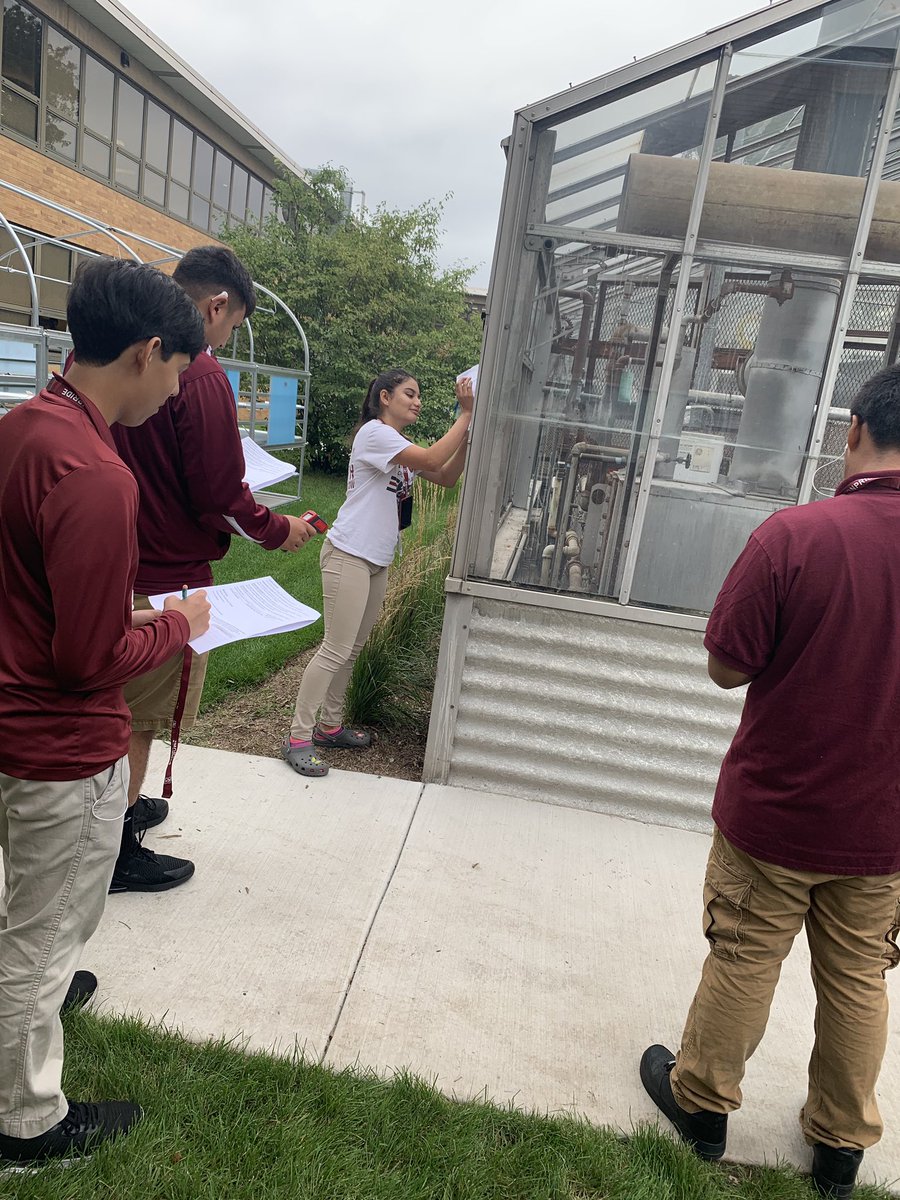 Last week, my students investigated the albedo affect by taking the temperature of different surfaces in our outside classroom. It’s so rewarding to see science in action! #EarthScience #MortonPride #OrgulloMorton #albedo