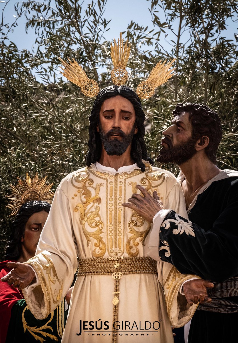 _JesusGiraldo_'s tweet photo. Judas me demostró que no todo el que besa.. ama https://t.co/VOJIUAOxDq