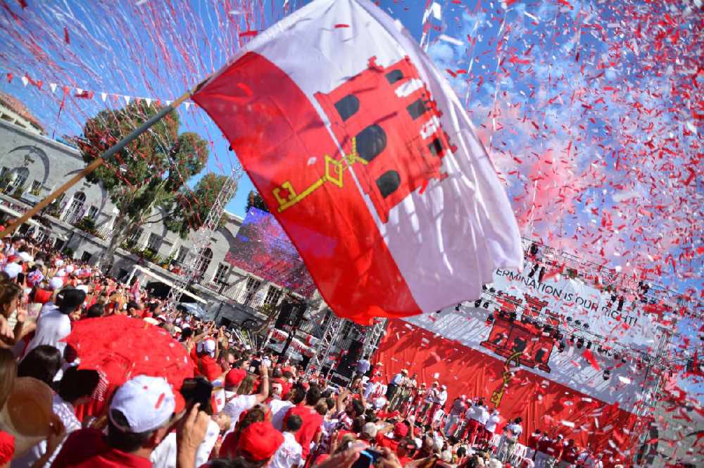 liam_asquez's tweet photo. Happy National Day ! 🇬🇮 Always red and white and most importantly always British 🇬🇧🇬🇮 #Quesomoslosllanitos ❤️ https://t.co/JAxnTanP0J