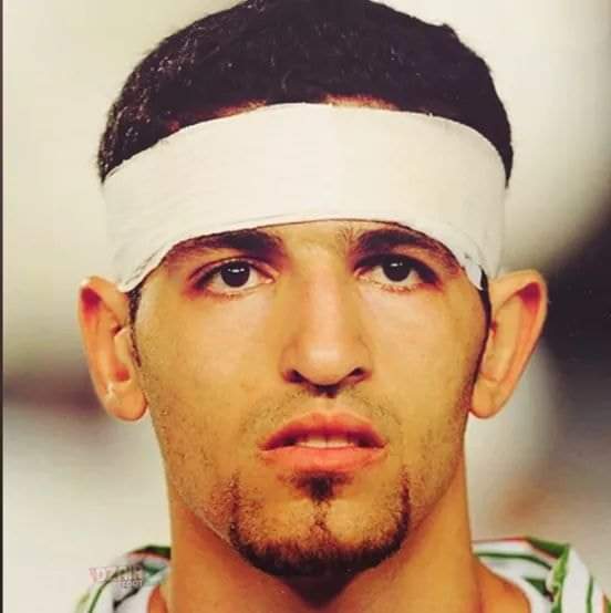naddirdz's tweet photo. "المحارب" #رفيق #حليش ينهي مسيرته مع المنتخب الجزائري بعد 11 سنة من التألق
شكرا أيها المحارب 😍
C'était le dernier match du taulier Rafik #Halliche qui aura tout donné pendant 11 ans avec les fennecs (2 CM et 1 CAN remportée) #ALGBEN https://t.co/VNSM3RAnIU