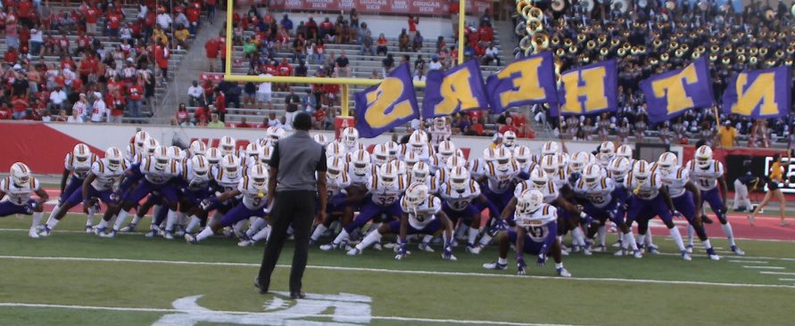 COACHAGREEN's tweet photo. FEEL SO GOOD TO KNOW WE COMING HOME THIS WEEKEND!!

#PVAMU LET'S PACK THE HOUSE

#GOSA
#PROTECTPV
#BEATNICHOLLS https://t.co/FGai3JEAgM