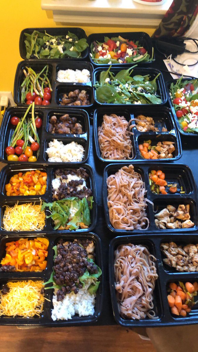 xcgirl13's tweet photo. Getting more confident in IRL section! Here is the finsihed product and the aftermath from my cooking stream!
#mealprep #girlcancook #FitnessMotivation https://t.co/WPmkSmNHji