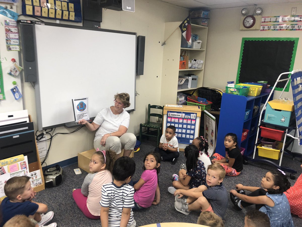 Our newest dolphins!! 🐬 Welcome Kindergarten! ✏️📚🚌✂️ #dynamicdolphins #southsmithfieldelementary