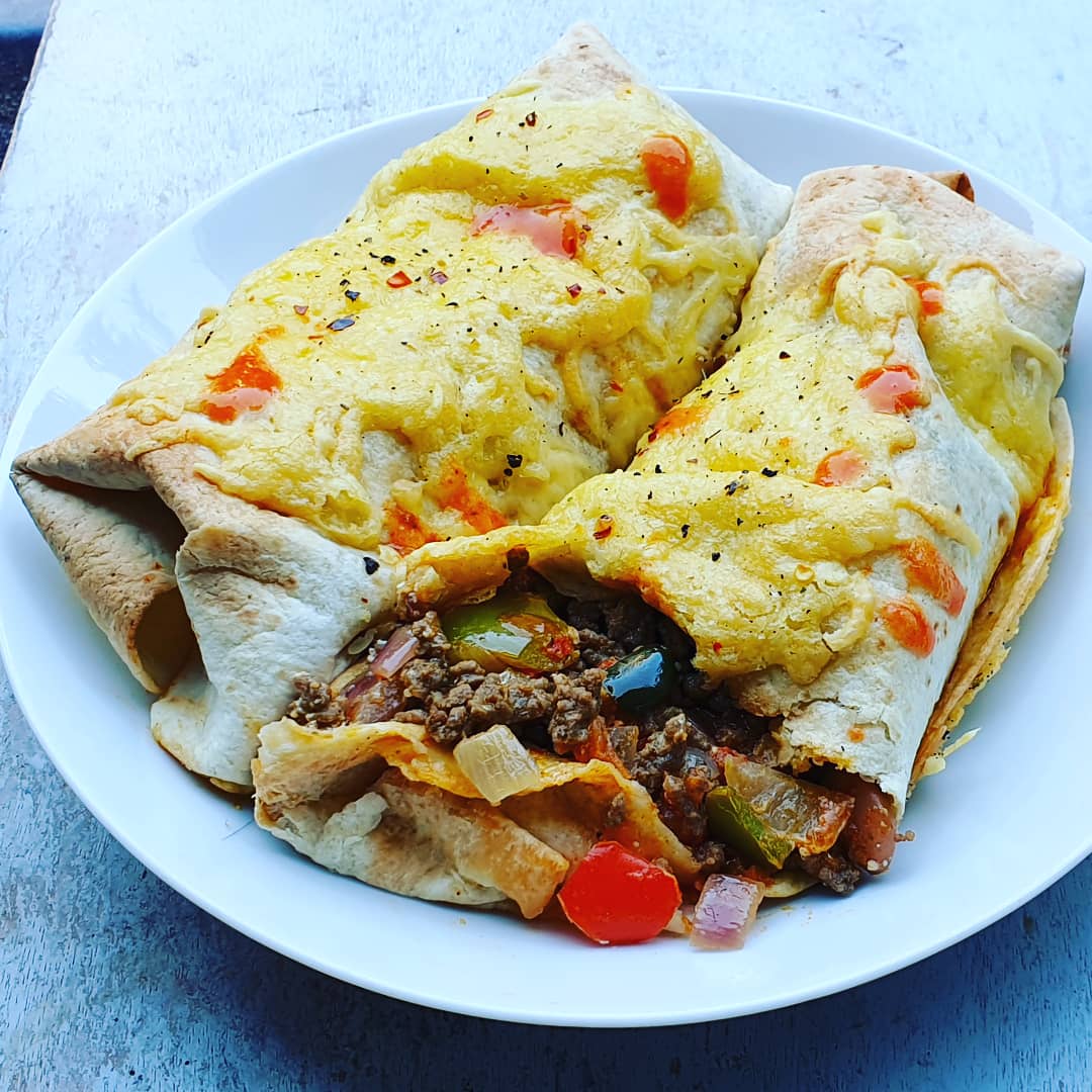 kokkiescooking's tweet photo. Burrito #recipe on https://t.co/4jNR6yoC5z #food #foodporn #foodpics #foodie #yum #cook #cooking #homecook #homemade #homecooking #instafood #instafoodie #comfortfood #healthy #healthyfood #recipes #kokkiescooking #mexicanfood #texmex #burrito #beefwrap #texmexfood #beefburrito https://t.co/8vC7jdMa0G