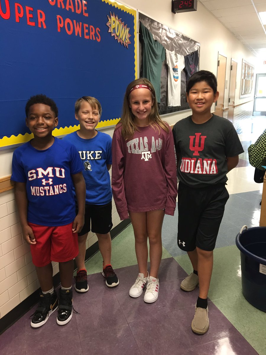 Counselor_Isler's tweet photo. Gearing up for College week!! @Boals_Frisco @FISDCounseling #BoalsIsThePlaceToBe #WeHavePurpose https://t.co/hIW3II912c