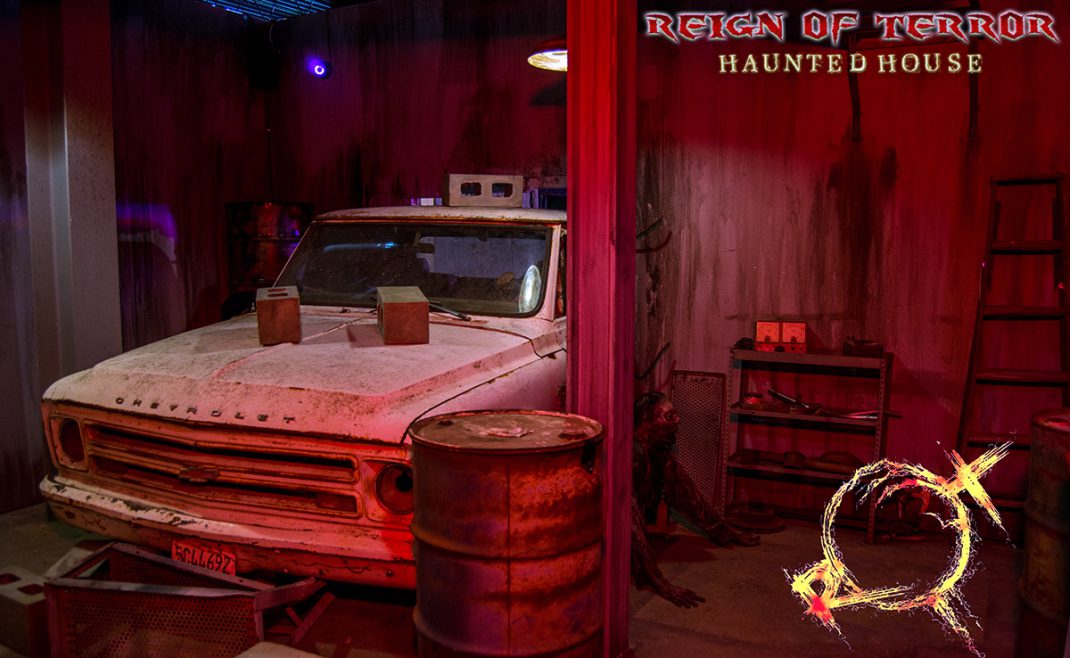 GamingShogun's tweet photo. The Reign of Terror haunted house in Thousand Oaks is even bigger this year, check it out --> https://t.co/bsmWOpMwUx 🎃 tags: #rothouse #halloween #hauntedhouse https://t.co/caFNXmXuHO