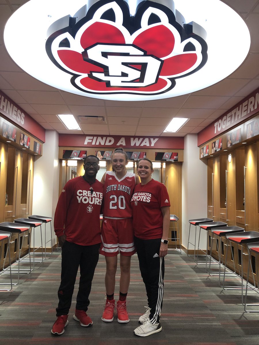 carleyduffney20's tweet photo. So excited to be a Yote❤️🏀 https://t.co/1a2L1UKFem