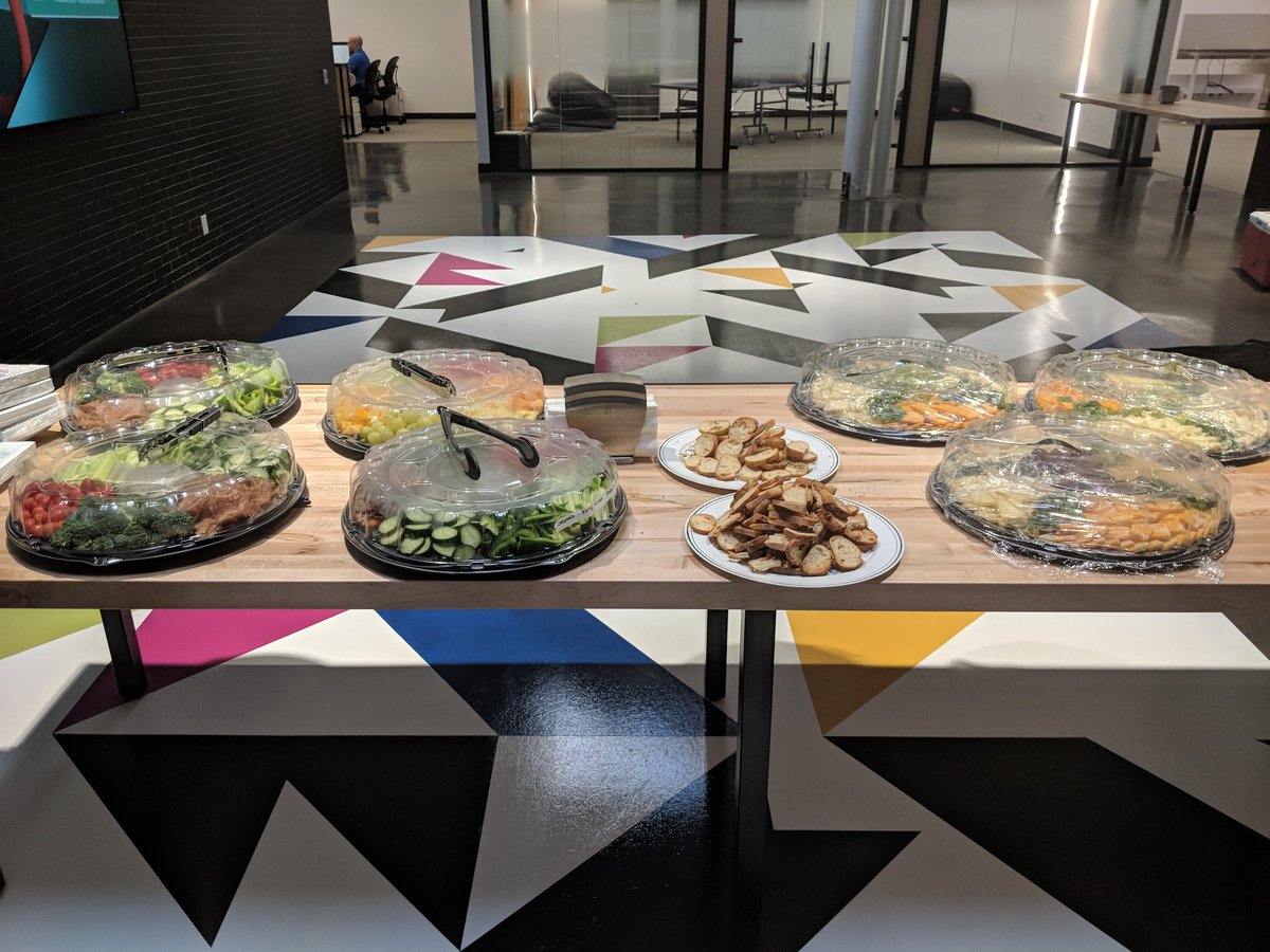 lanitsirk's tweet image. OKAY @GEOTAB is treating the #kwawesome @HackerNestKW community tonight!! Tons of food, games, prizes and more of course the regular beer and cupcakes 😁😁😁
#hackernest #kw #hackernestkw @HackerNest