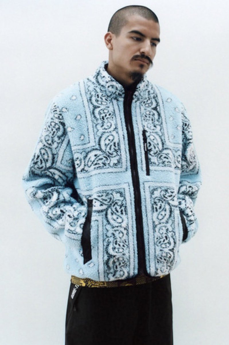 X 上的DropsByJay：「Supreme reversible Bandana Fleece Jacket