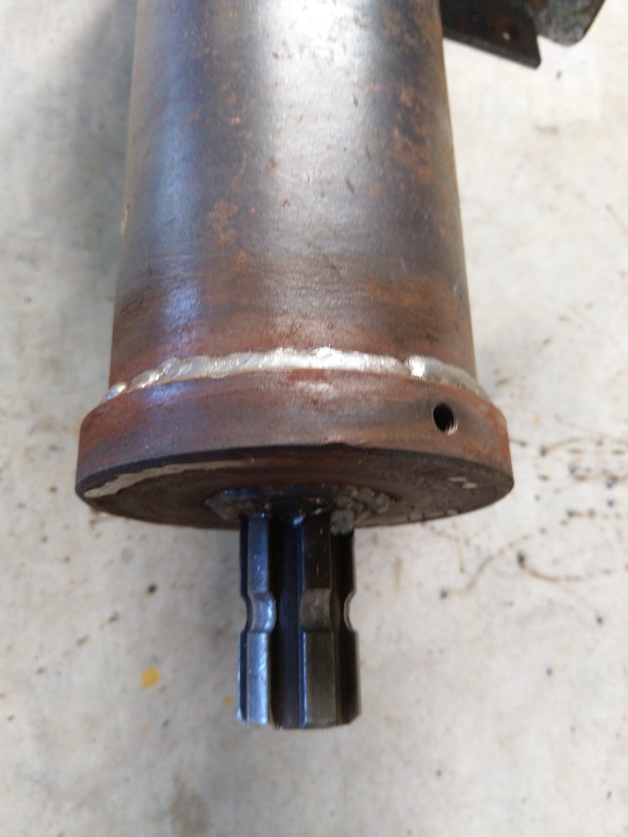 customsteelwork's tweet photo. Before and afters of a couple of spline replacements we did on a customer's augers.
#Katanning #Greatsouthern #agriculture #harvest19 https://t.co/KuWKSKRyby