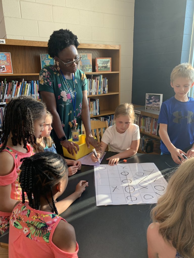 SummitDriveES's tweet photo. Amazing participation from our Summit Drive community attending our first Leadership Night to introduce the Leader in Me 7 Habits! #summitdriven https://t.co/FueMisqIMR