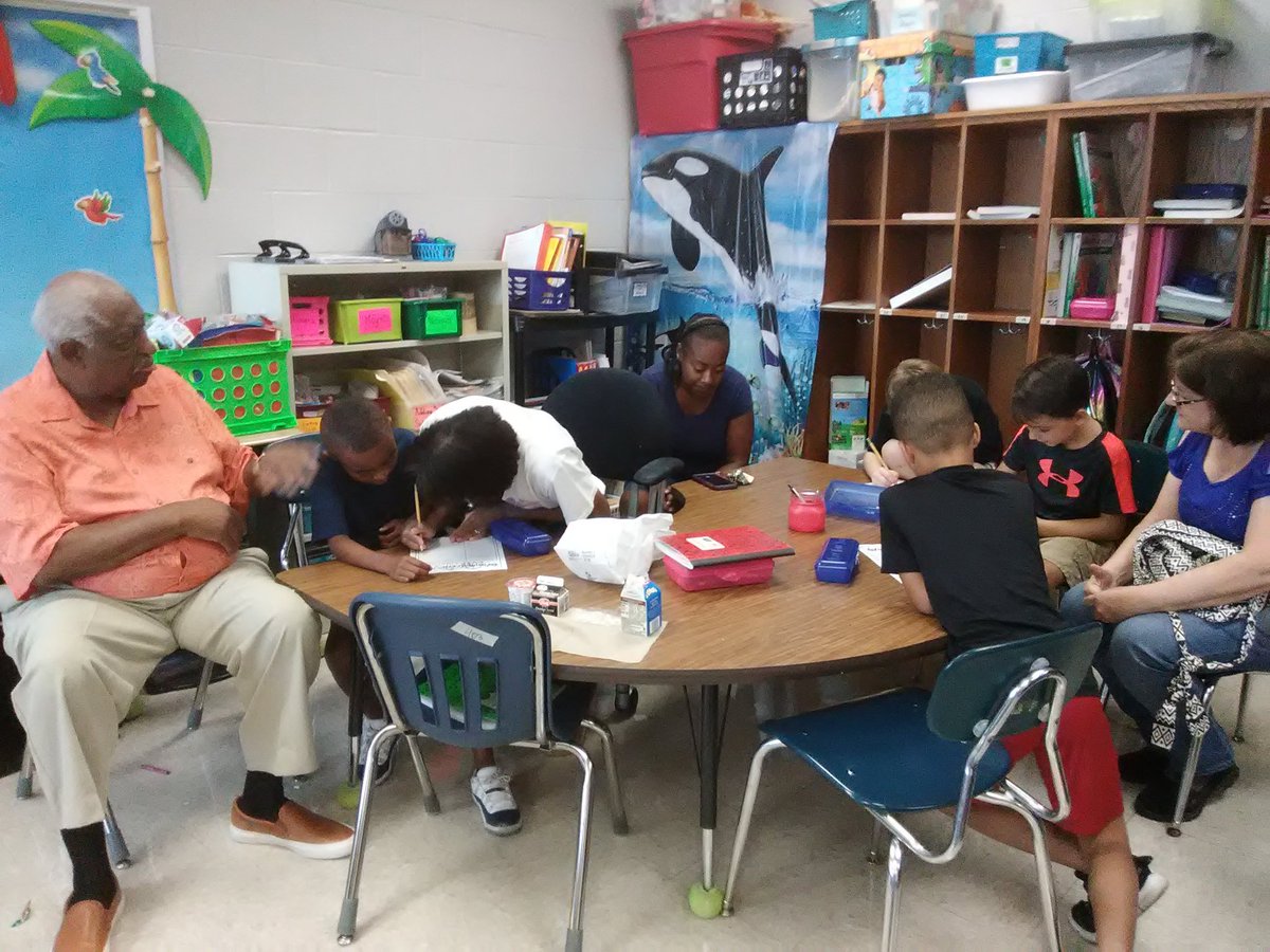 MaryGrossheim's tweet photo. We had an amazing group of RHES grandparents today! Happy Grandparents Day! @howellprincipal #BuzzWorthy https://t.co/JECCaVxsAc