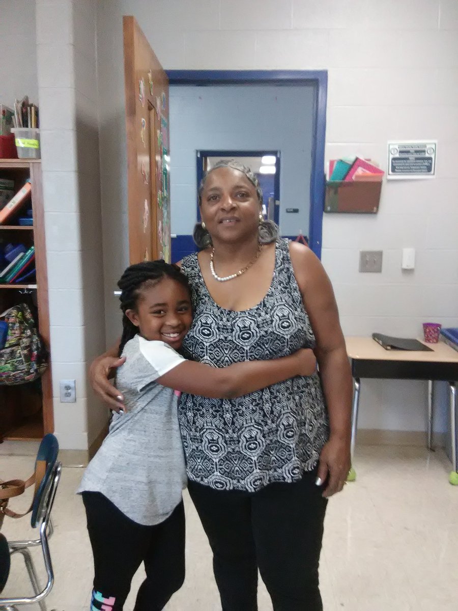 MaryGrossheim's tweet photo. We had an amazing group of RHES grandparents today! Happy Grandparents Day! @howellprincipal #BuzzWorthy https://t.co/JECCaVxsAc