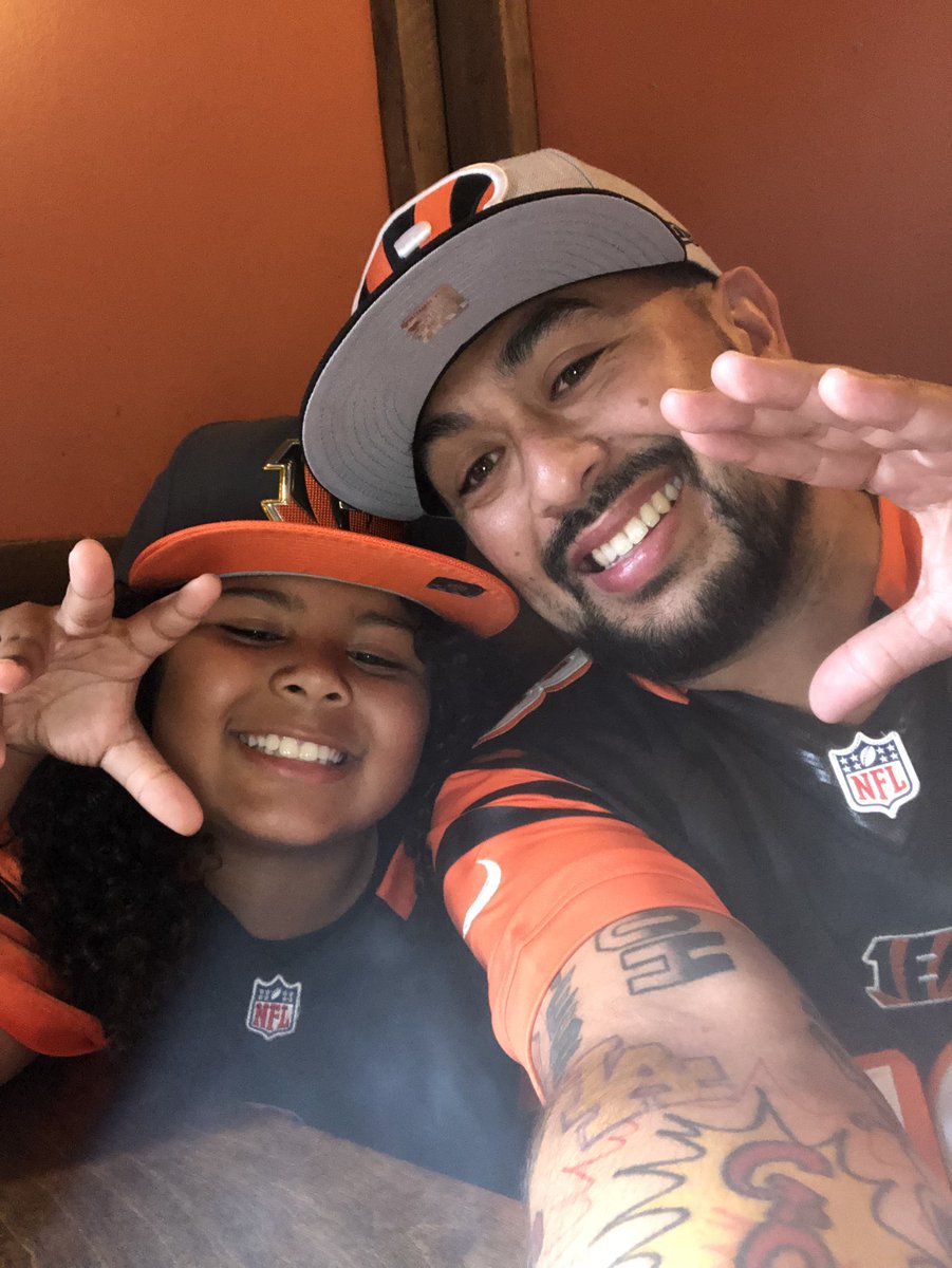 superboss3232's tweet photo. The #BossFaceHandChallenge #Bengals #Boys in the #Building, me & @MrJoeyHarrison always have a #Ball hanging out, I #Love my lil man, #TheJoeyShow #Scholar #CurlsForTheGirls #OVOJoey #LilOVO #MyHairIsMyPower #CoolKid #HangLoose #LilBoss https://t.co/OSjwCLtMov