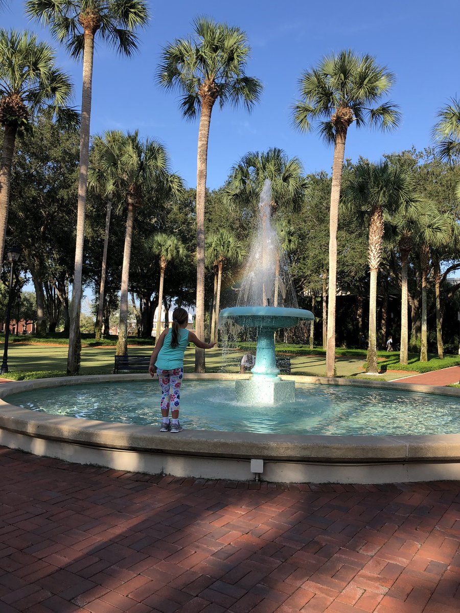 AbbyLangenbach's tweet photo. After piano lesson today, she asked to go to the fountain to make a wish...to be a Hatter one day herself bc she loves DeLand, all of the traditions, the people and the opportunities Stetson has afforded us. #futureHatter @chriscolwell57 https://t.co/Ql2litGzdD