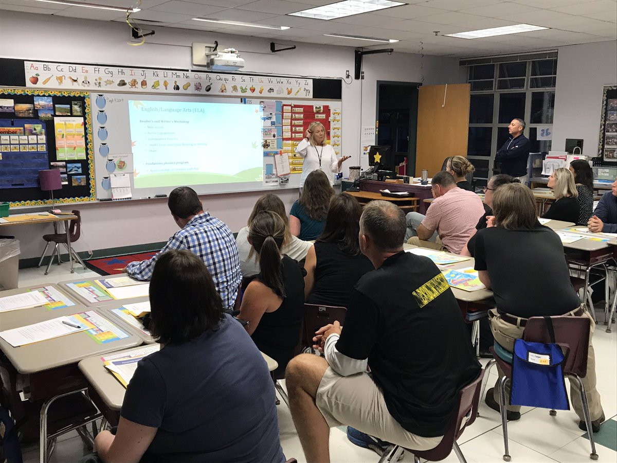 BurkeMemorial's tweet image. Great turnout at Grade 2 Curriculum Night! Thanks to all who attended.