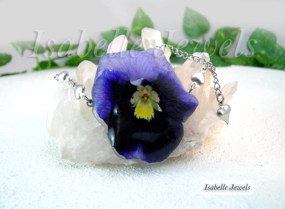 IsabelleJewels's tweet photo. Gioielli donna, bracciale acciaio con fiore vero.
Gioielli artigianali con fiori veri
#gioielli #donna #artigianali #fiori #acciaio #nature #jewelry #spring #blog #flowers #love #natura #arte #artist #artwork #artigianato #Italy #italia #artistic #fashion #beautiful #styles #arte https://t.co/mweW0BXmqb
