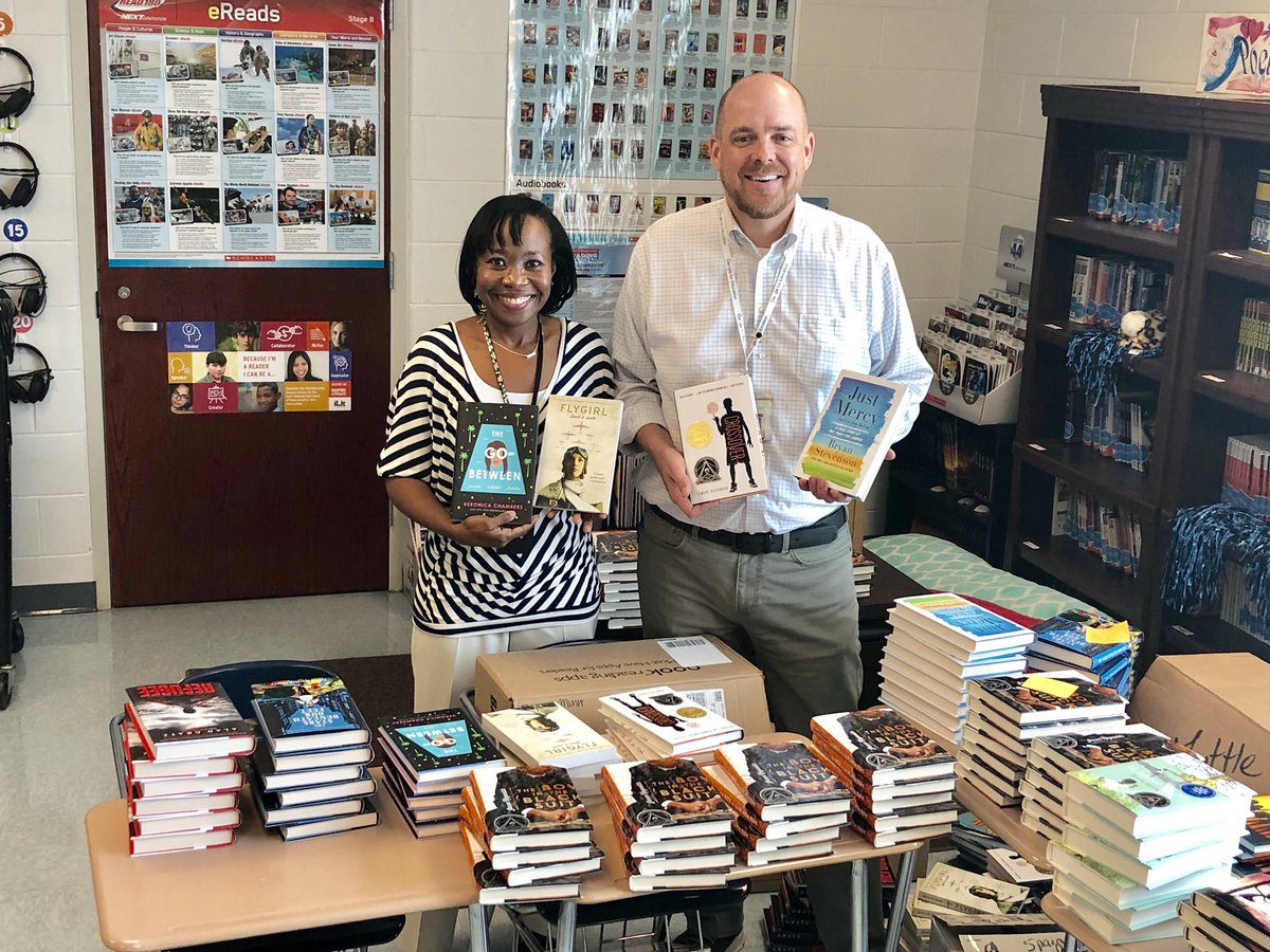 diminor1's tweet photo. HCS’s Diverse Literacy Pilot Program began today! 📚@HooverSchools @AutummJ @DrChrisRobbins #HCSDLI https://t.co/rtsBmIOKnA