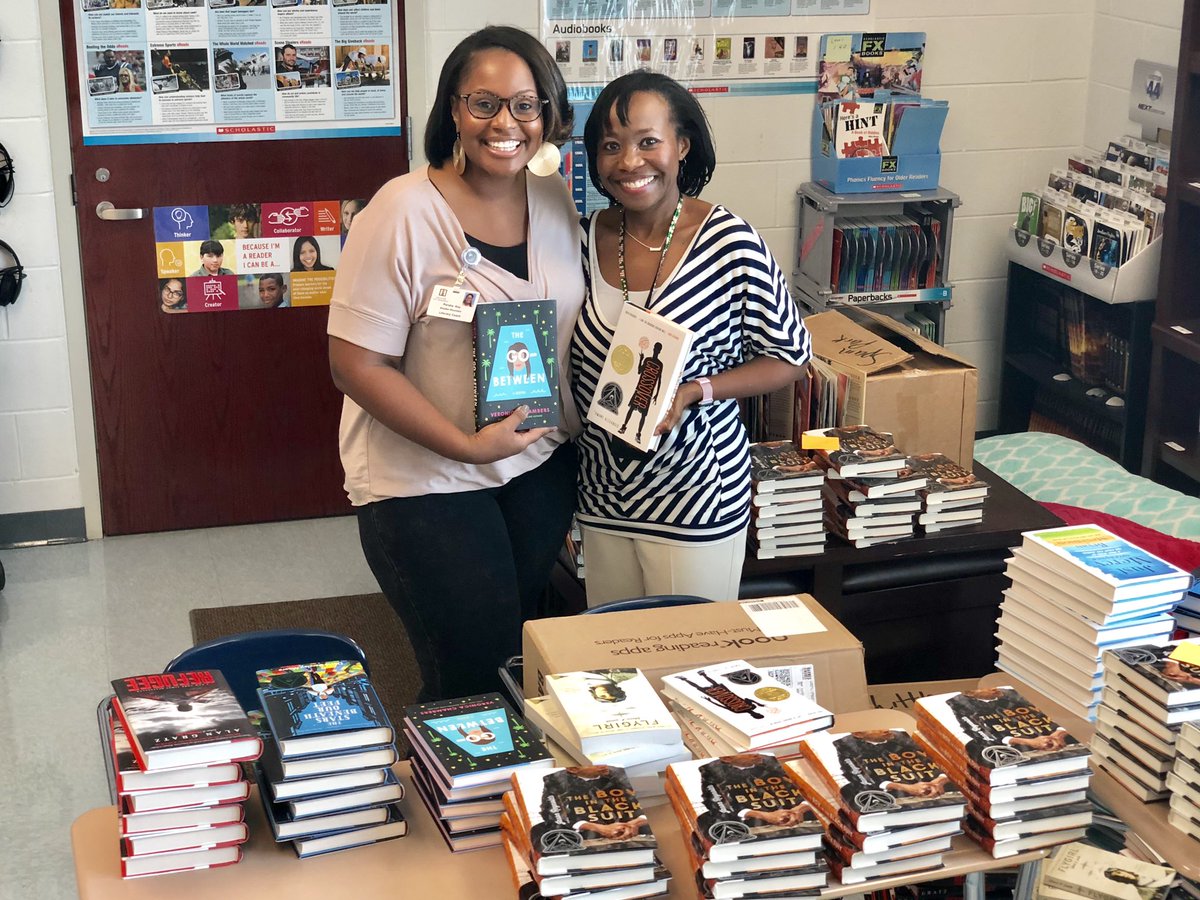 diminor1's tweet photo. HCS’s Diverse Literacy Pilot Program began today! 📚@HooverSchools @AutummJ @DrChrisRobbins #HCSDLI https://t.co/rtsBmIOKnA