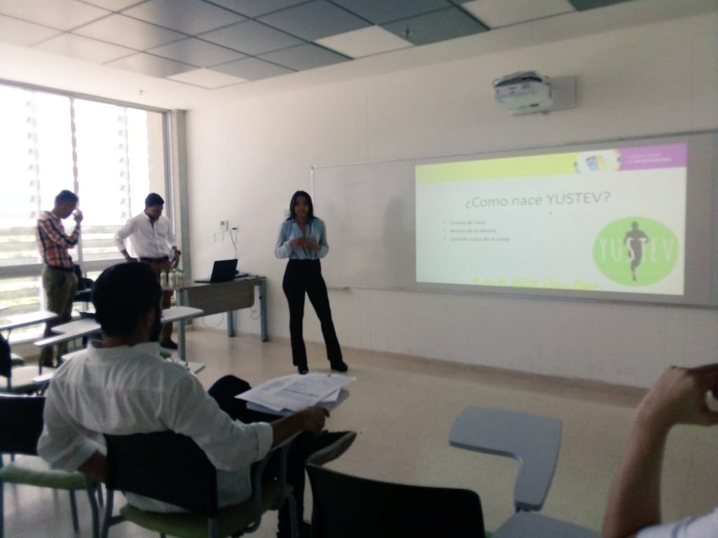CIEUnimagdalena's tweet photo. #Yustev bebida energética a base de yuca hoy sustentó sus prácticas de Innovación y Emprendimiento @Unimagdalena #CIEEmprende #SiembraEmprendimiento https://t.co/oivXXsTbgm