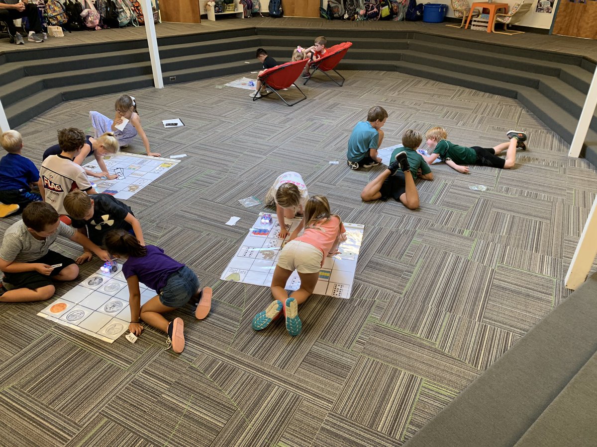 TeamCramer1's tweet photo. 2nd grade math workshop @BrookwoodForest ... BeeBots are a buzzinβ πβ€οΈπ #DLCS4AL #STEAMintegration https://t.co/T7JhHDbqwZ