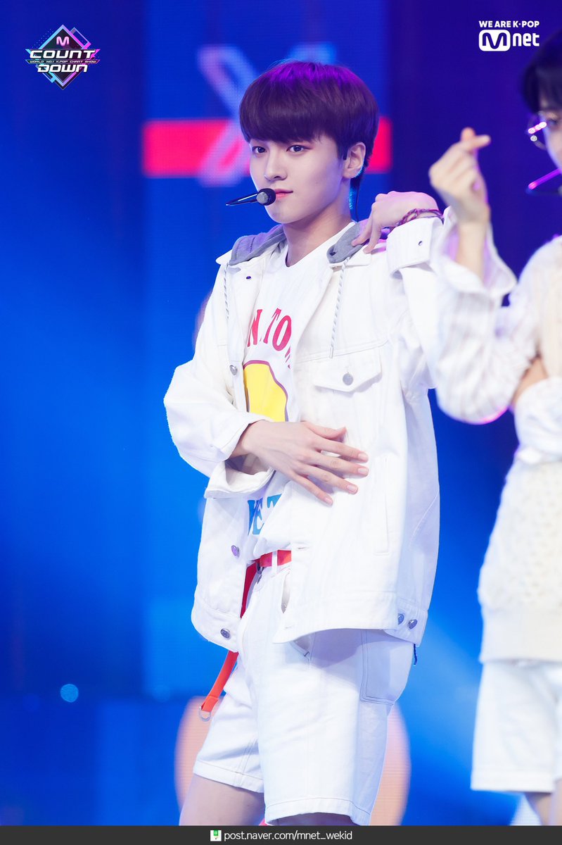 firstlight0709's tweet photo. 💛❤️💙
#차준호 #CHAJUNHO #엑스원 #X1 https://t.co/BiTga1EOXE