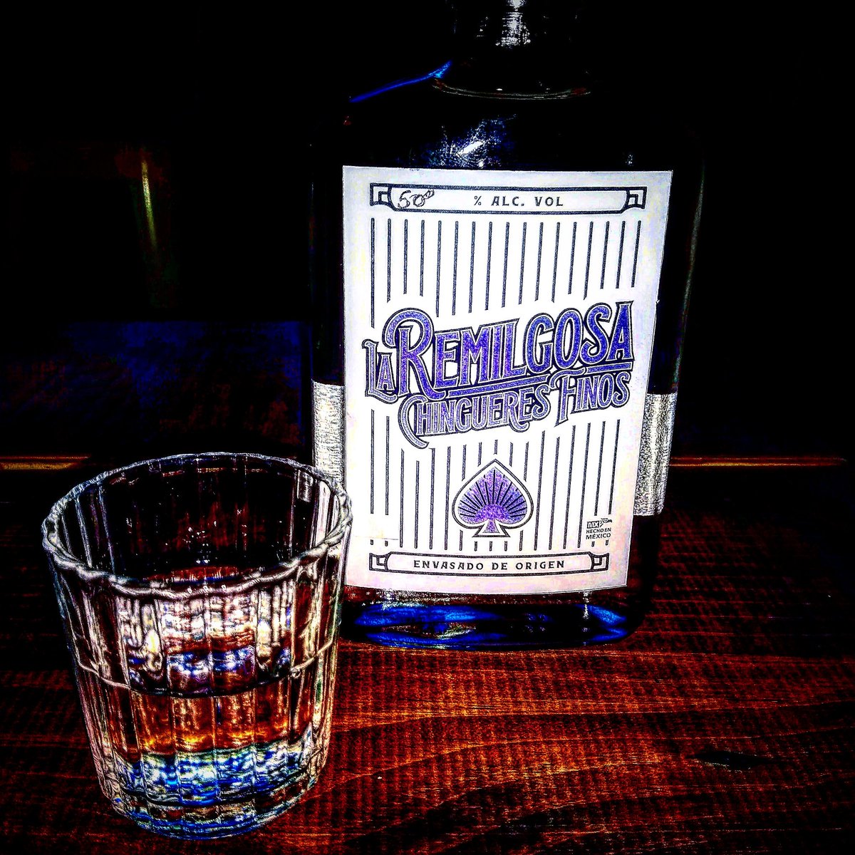 chadelaluz's tweet photo. #laremilgosa #chingueresfinos #poquitoperobonito #maguey #agave #bruto #michoacan #ansestral #50grados
#destiladosdemaguey #destildosdeagave #mezcal #agavespirits #destiladosmexicanos #chinguerearaiz #chinguere #saltapatras https://t.co/91h8WL50Qb