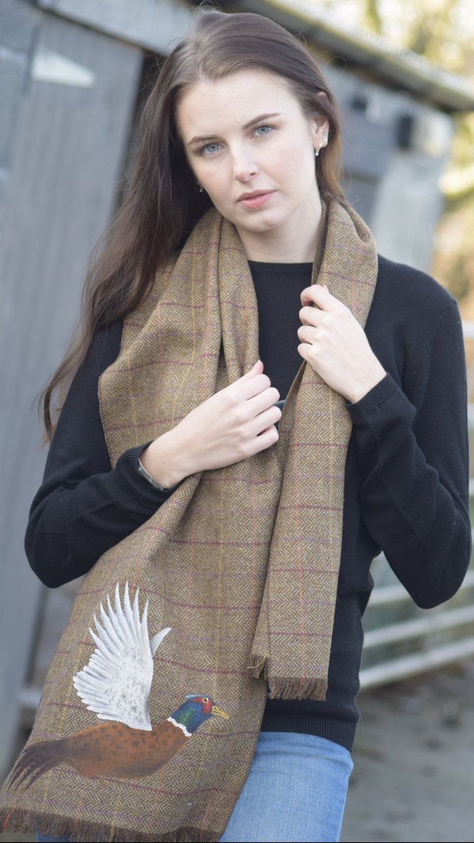 Autumn vibes 🍂  This unique piece by S.Entwistle is a must have this #Autumn Made with 100% British Tweed here in England.

#SupportBritishManufactoring #TuesdayMorning 🍂🍂🍁