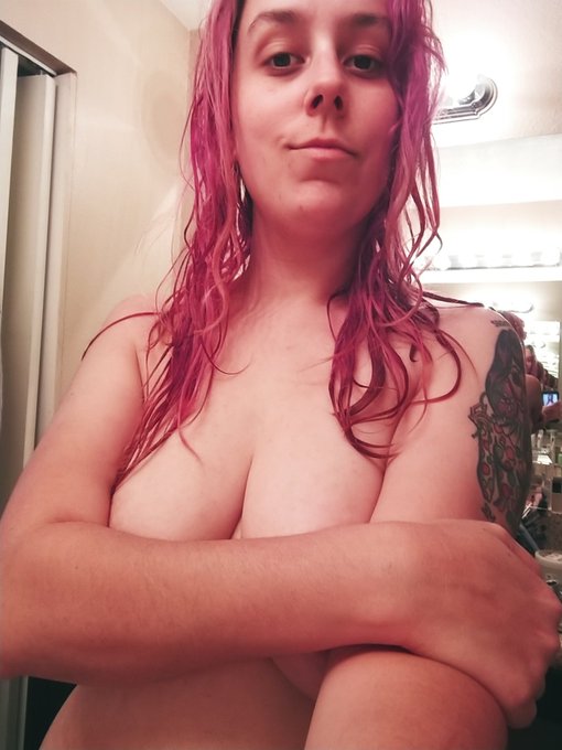 New story on Instagram and new post on OnlyFans:)  More post daily!  https://t.co/STELH07IVh  https://t