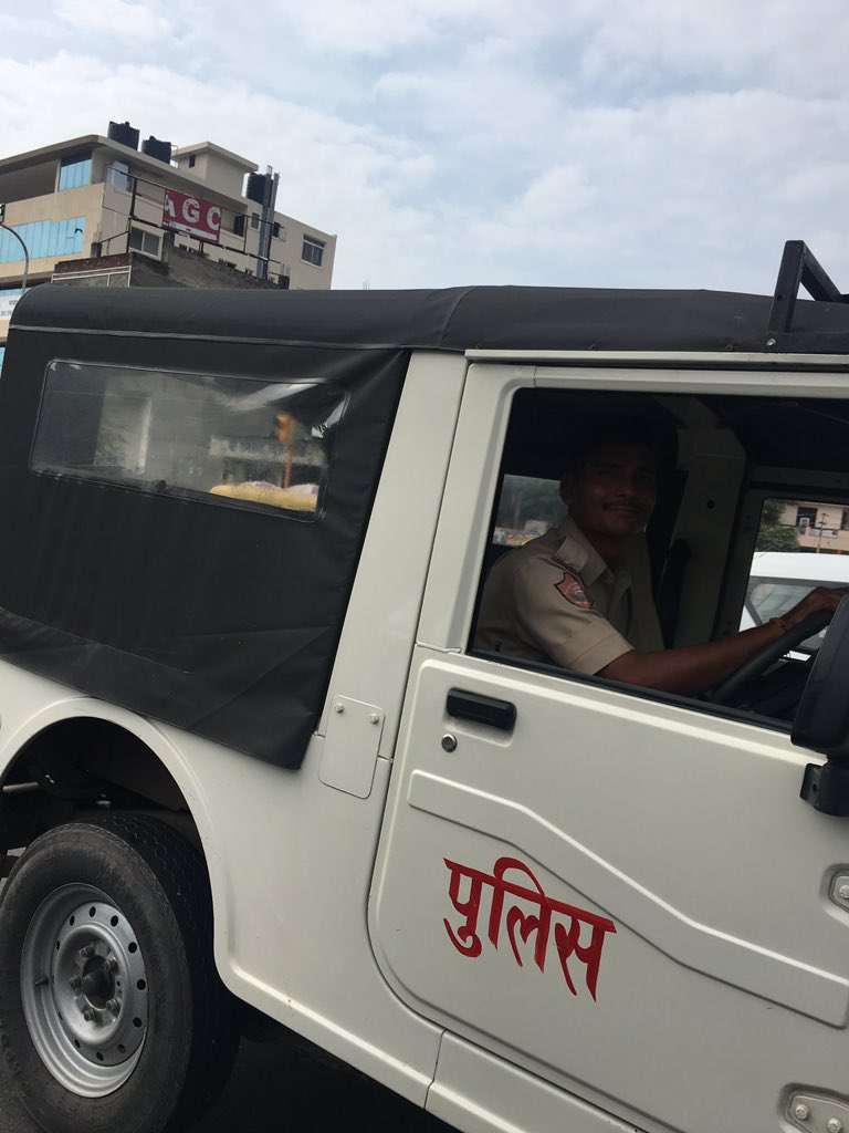 gargenza's tweet photo. @DrKumarVishwas सारे क़ानून प्रजा के लिये हैं - लगान से लात तक !#gajrajonesingh, #jaipuralert https://t.co/J8Ffazz6Be