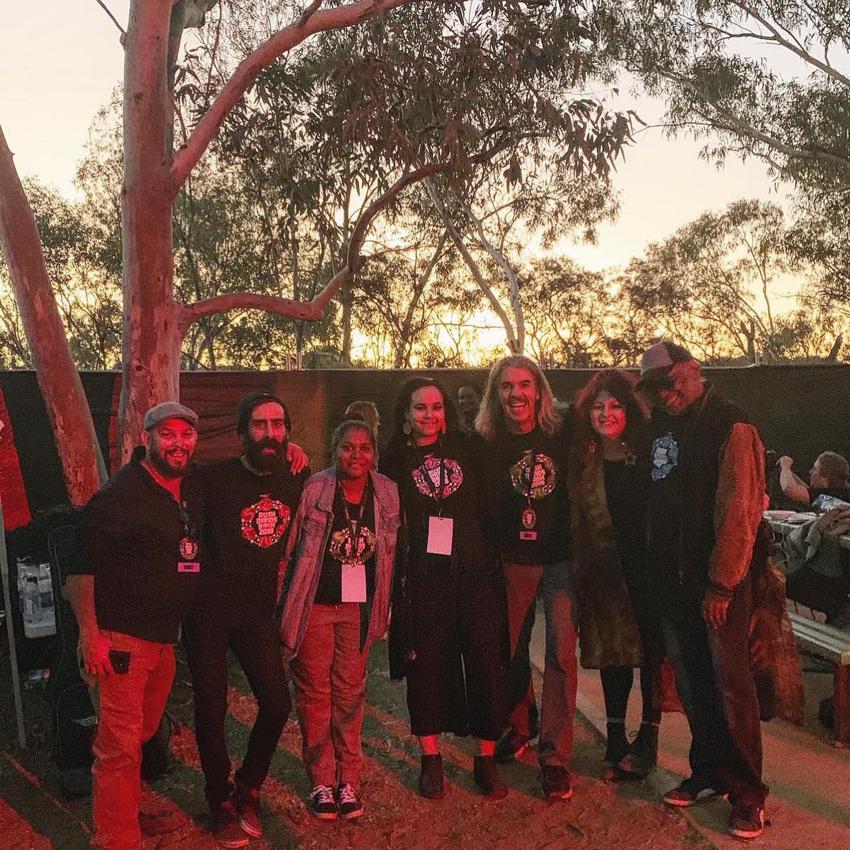 dallasfrasca's tweet photo. What a week #BushBandsBash!
The country, the people, the music, the everything!
Txs @musicnt for having me, to all the bands & mad props to the organisers.
Was an honour to join the stage with the Eylandt Boys again ❤️
Shoutouts to Shellie Morris, Barry Morgan & Drew Goddard. https://t.co/DTmbwu925e