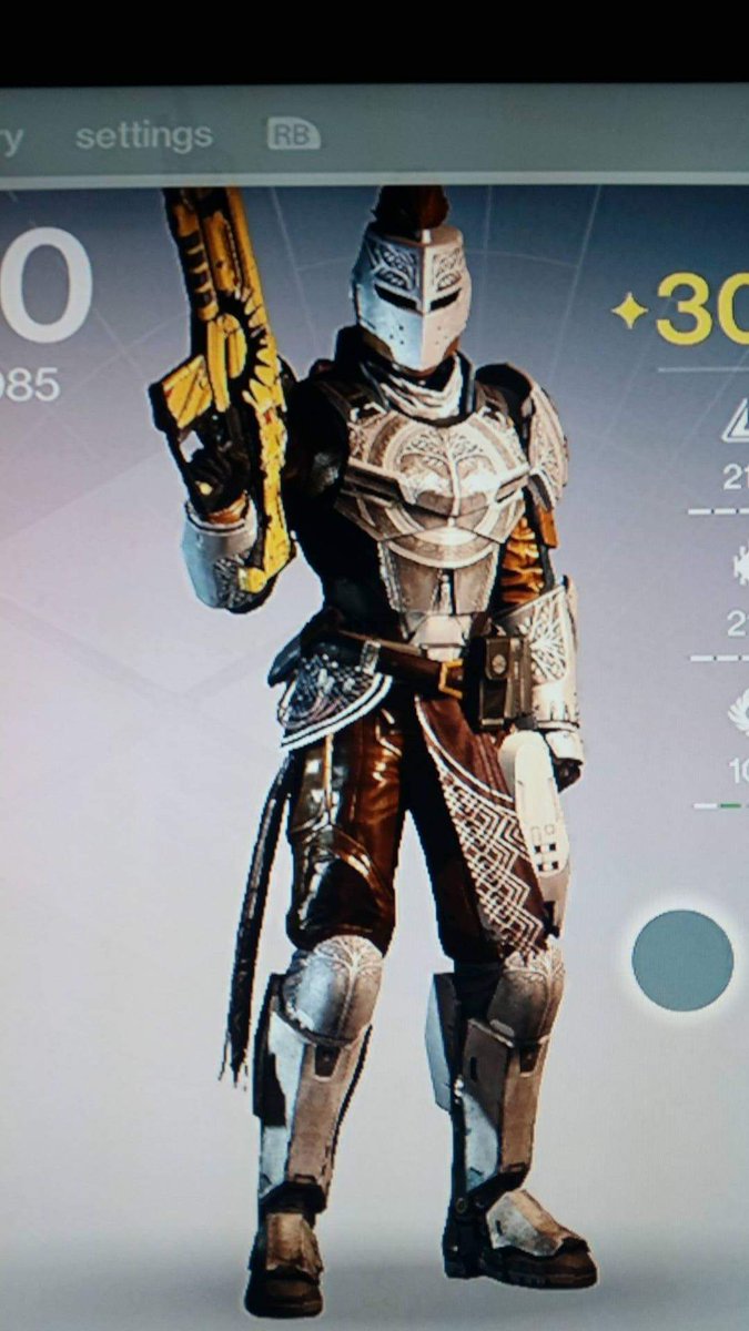 NojCosplay's tweet photo. @DeeJ_BNG Not how my Titan started D1 but how he finished. I loved this armour so I cosplayed it. Imiss this armour so much... @DeeJ_BNG any chance of an Iron Banner/ Soltice armour type grind to get a new D2 version of this set? https://t.co/rKIlHibfLu