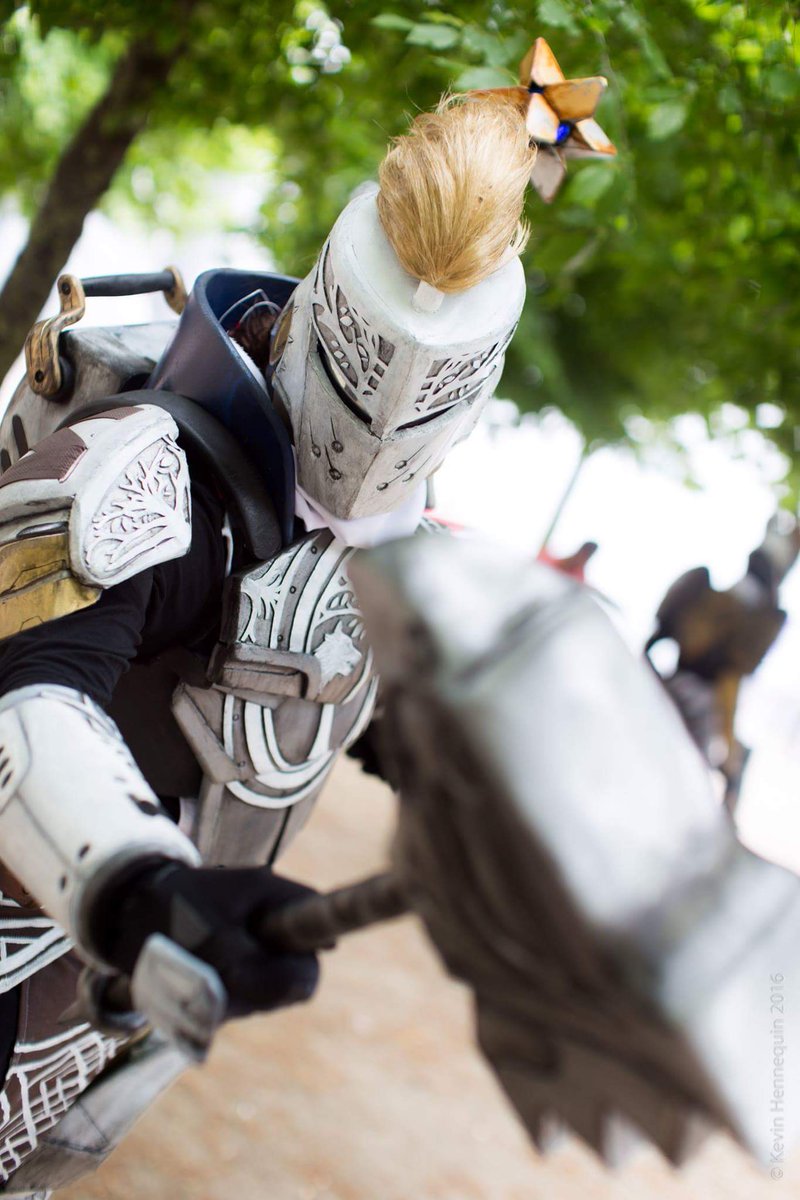 NojCosplay's tweet photo. @DeeJ_BNG Not how my Titan started D1 but how he finished. I loved this armour so I cosplayed it. Imiss this armour so much... @DeeJ_BNG any chance of an Iron Banner/ Soltice armour type grind to get a new D2 version of this set? https://t.co/rKIlHibfLu