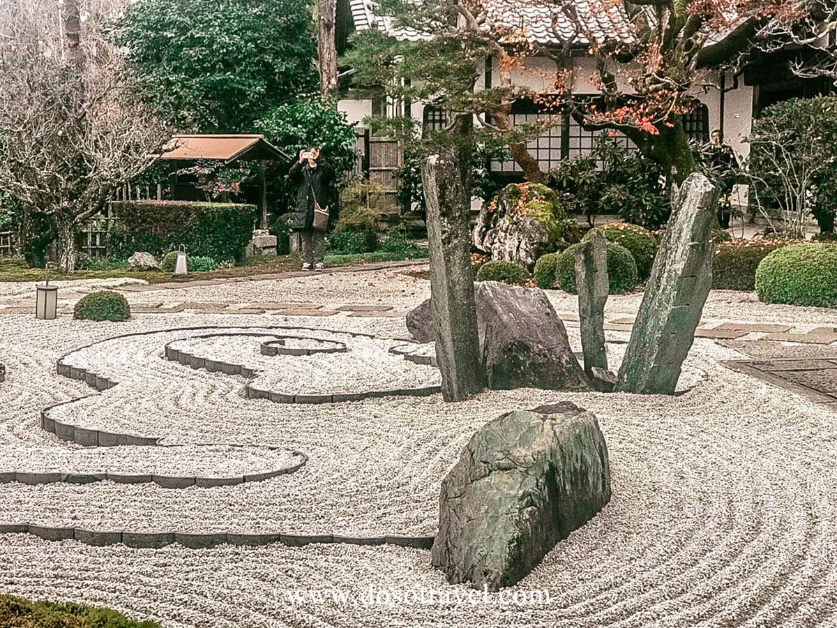 Doso_travel's tweet photo. วัดเอนโคจิ (Enkoji Temple)
เป็นอีกวัดที่ติดอันดับ Top 10 จุดชมใบไม้แดงที่มีชื่อเสีย ของเกียวโต ถือได้ว่าเป็นวัดที่มีธรรมชาติที่โดดเด่นสะดุดตา ที่ผสมผสานสถาปัตยกรรมสไตล์ญี่ปุ่น และการจัดตกแต่งสวนได้อย่างงดงามลงตัว
#EnkojiTemple #dosotravel #แน็กชาลี #Japan https://t.co/ahzrdLeyGx