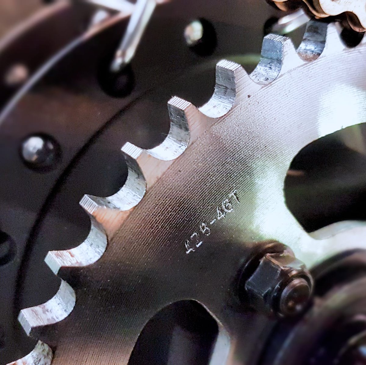 TDR_RACING's tweet photo. Rear Sprocket TDR Silver made with tough material for maximum power transmission and precisely engineered to allow smooth and perfect channeling of torque. - https://t.co/2iXXFIMQkO
.
#Handling #WheelSystems #RearSprocket #GotoTheNextLevel #NextLevel #LevelUp https://t.co/BzaKvcyvDM