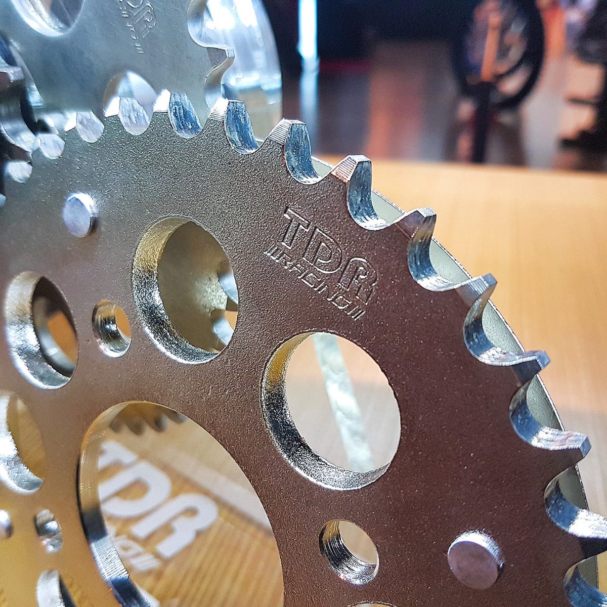 TDR_RACING's tweet photo. Rear Sprocket TDR Silver made with tough material for maximum power transmission and precisely engineered to allow smooth and perfect channeling of torque. - https://t.co/2iXXFIMQkO
.
#Handling #WheelSystems #RearSprocket #GotoTheNextLevel #NextLevel #LevelUp https://t.co/BzaKvcyvDM