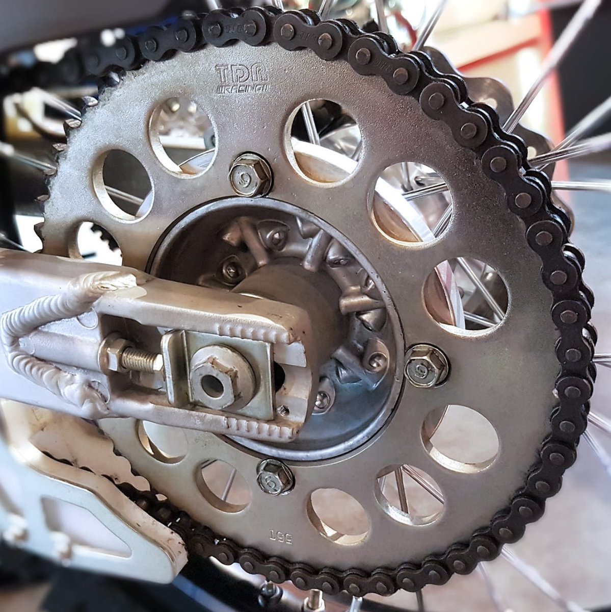 TDR_RACING's tweet photo. Rear Sprocket TDR Silver made with tough material for maximum power transmission and precisely engineered to allow smooth and perfect channeling of torque. - https://t.co/2iXXFIMQkO
.
#Handling #WheelSystems #RearSprocket #GotoTheNextLevel #NextLevel #LevelUp https://t.co/BzaKvcyvDM