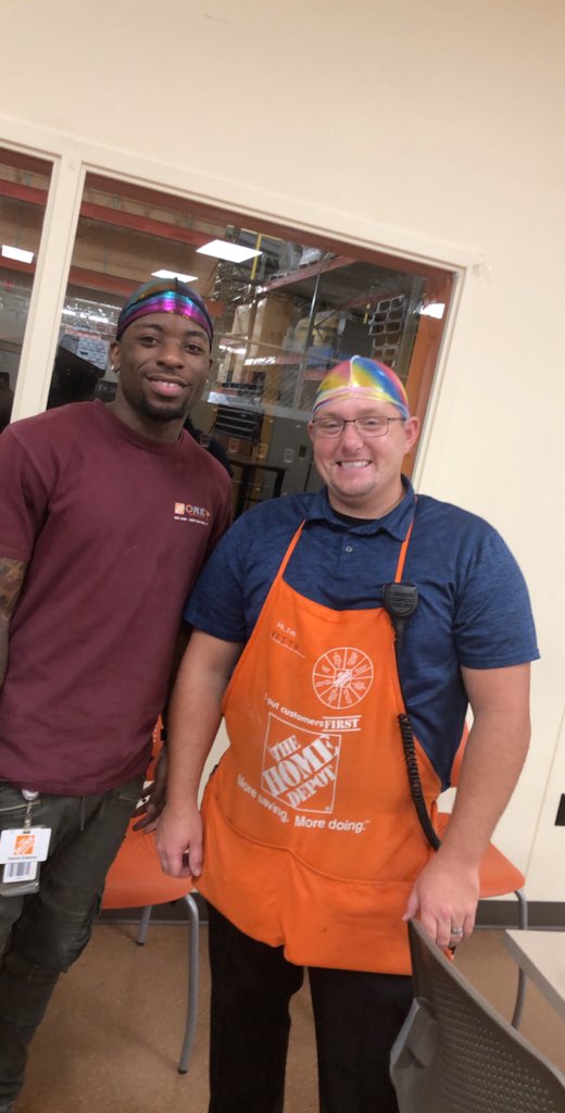 sherisa22's tweet photo. #HappyMonday When your associate put you to the test and you surpass ! shout-out to @HD_Klosey ππ½ππ½for his level of engagement #makeworkfun #teamkey2 https://t.co/AtgHGRudUO