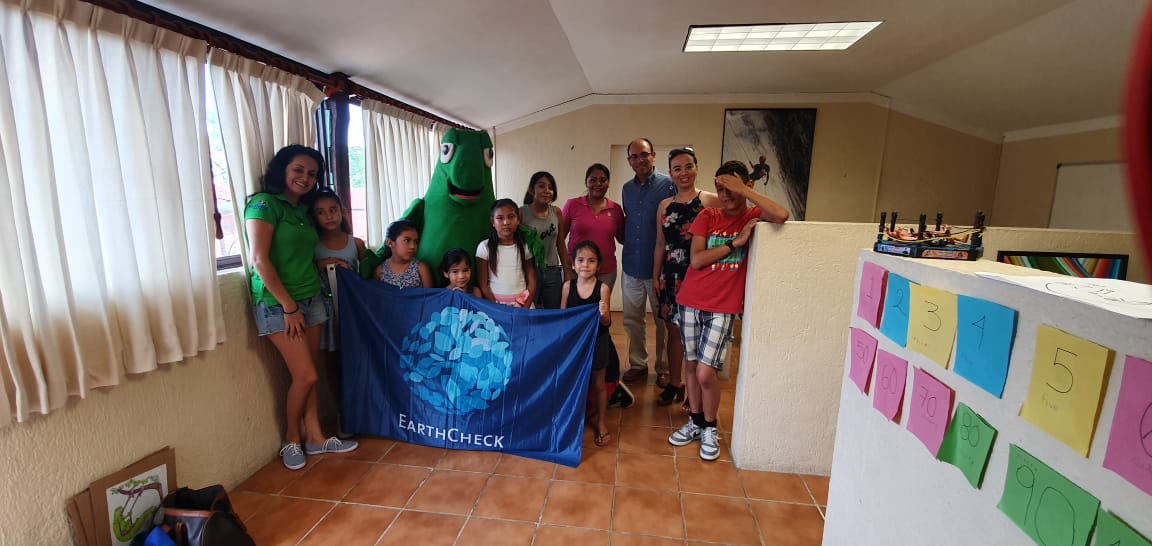 guchachi's tweet photo. Reinicio de operaciones de la Ludoteca en la Subdirección del @FonaturMX en #Huatulco. Reactivando #GuardianesGuchachi y trabajando con @EarthCheck_ por el desarrollo sustentable #DestinosFONATUR #DestinoEarthCheck #RetoEarthCheckMaster2020 https://t.co/wkpL7g0Ah8