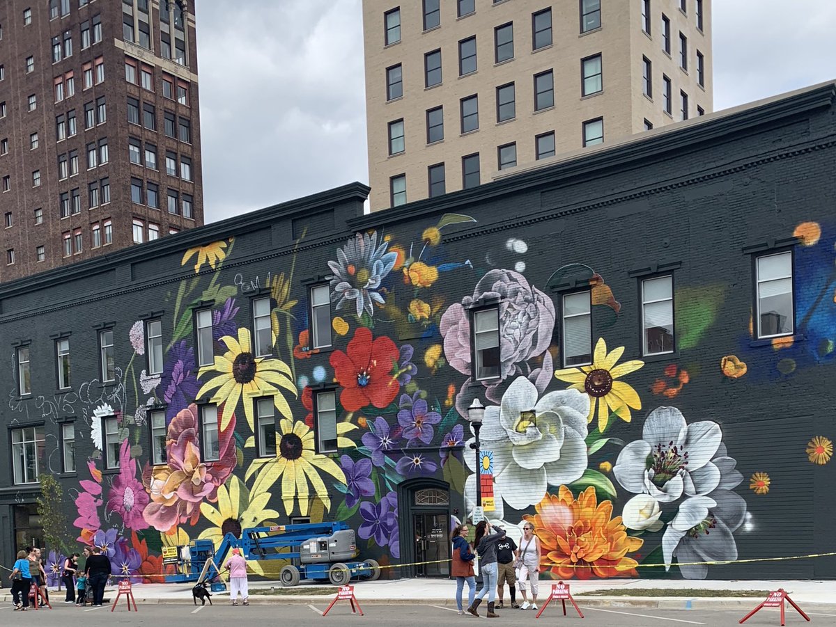 smlarge77's tweet photo. Attended The Bright Walls Mural Festival in Jackson, MI with At&amp;t being one of the sponsors. So much talent! https://t.co/rH06vJUeK7