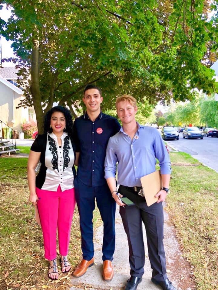 adhillonDLL's tweet photo. Une belle journée de porte à porte dans notre circonscription, auprès de personnes incroyables et avec des conversations productives #DorvalLachineLasalle #PorteÀPorte #EquipeTrudeau https://t.co/3hWNekCgg3