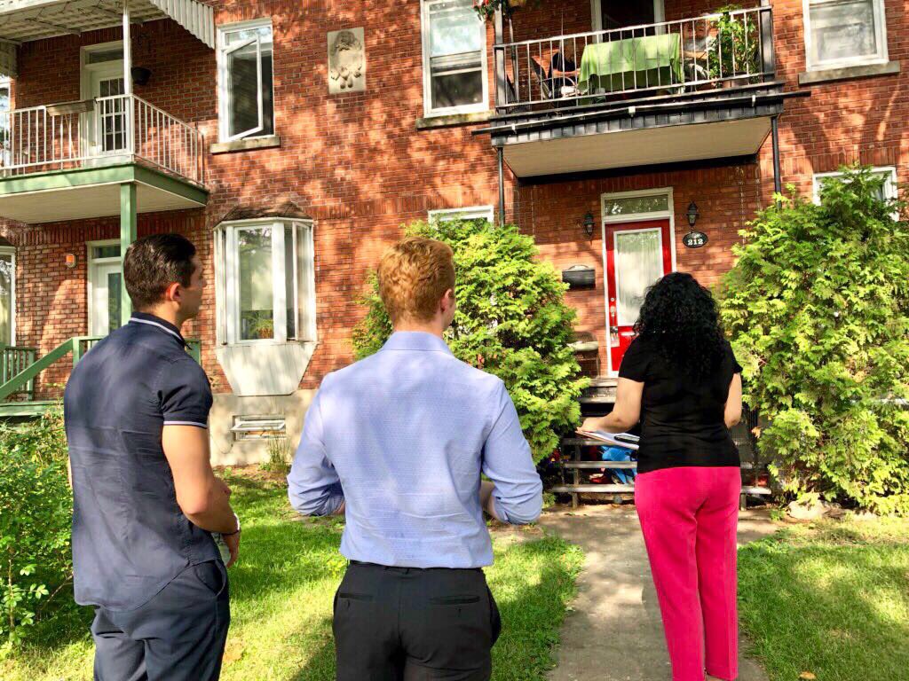 adhillonDLL's tweet photo. Une belle journée de porte à porte dans notre circonscription, auprès de personnes incroyables et avec des conversations productives #DorvalLachineLasalle #PorteÀPorte #EquipeTrudeau https://t.co/3hWNekCgg3