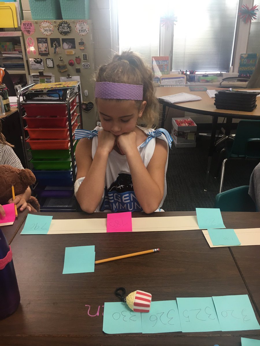 IAMJHENDE's tweet photo. Visualizing rounding using student created number lines and color coded post-its! #mathminds #roundit #mathinpractice #mathisfun #thirdies #teamfmes https://t.co/rkDXmWoMl3