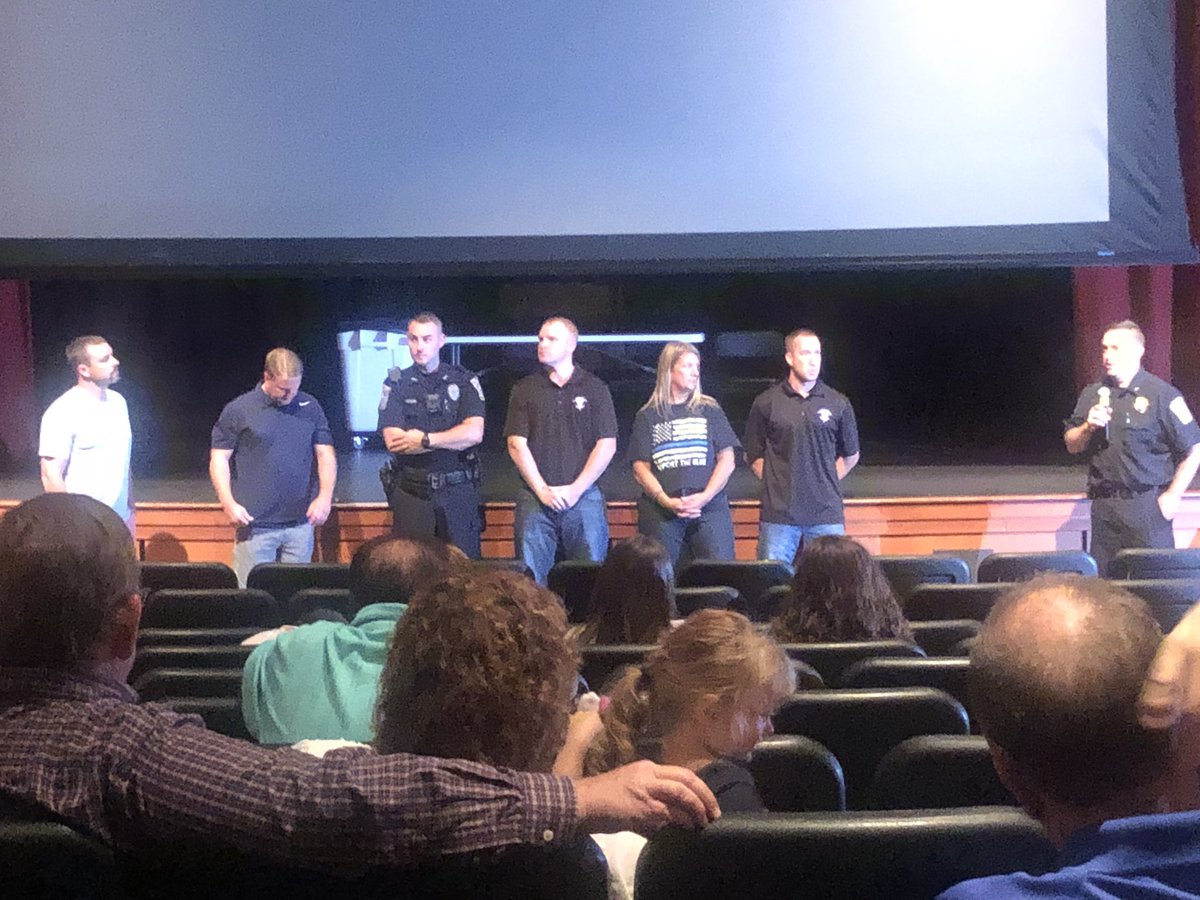 RuthWRose's tweet photo. Our men in blue are the BEST!!! 💙 https://t.co/8m6O19DK8x